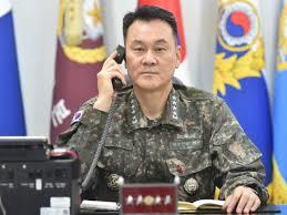 رئيس هيئة الأركان المشتركة الكورية الجنوبية يلتقي برئيس أركان القوات المسلحة القطرية 