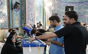بَدْء التصويت في جولة الإعادة من الانتخابات الرئاسية في إيران