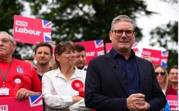 باحث سياسي يكشف سبب فوز حزب العمال في الانتخابات البريطانية 