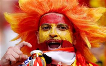 الجمهور يضفي بهجة على أجواء مباراة إسبانيا وألمانيا