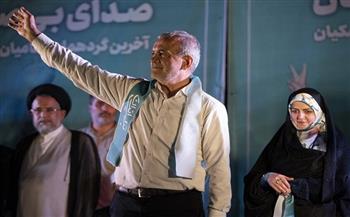 «تليجراف»: أهداف الرئيس الإيراني قد تواجه عقبات داخليًا وخارجيًا 