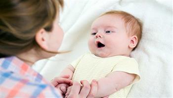 علامات أن طفلك يعانى من التوحد .. تعرفى عليها
