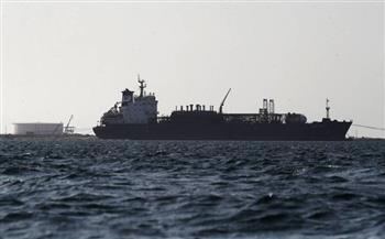 هيئة بحرية بريطانية: قبطان سفينة تجارية أبلغ عن وقوع انفجار بالقرب منها 