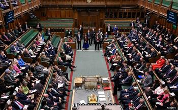 نواب مجلس العموم البريطاني يعيدون انتخاب السير ليندسي هويل رئيسا للمجلس