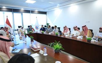 وزير الصحة يبحث مع وزير الاستثمار السعودي تعزيز سبل التعاون في القطاع الصحي