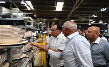 رئيس الوزراء يزور مصانع الشركة المصرية الألمانية لصناعة البورسلين بالمنطقة الحرة الخاصة