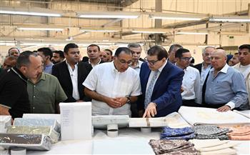 رئيس الوزراء يتفقد مصنع شركة "نايل لينين جروب" للنسيج والمفروشات بالإسكندرية 