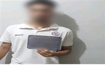 سقوط المتهم بانتحال صفة سيدة لاستقطاب الفتيات عبر الإنترنت