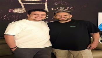 بعد سميرة سعيد.. حماقي يتعاون مع الشاعر مصطفى ناصر في "تخسرني" 
