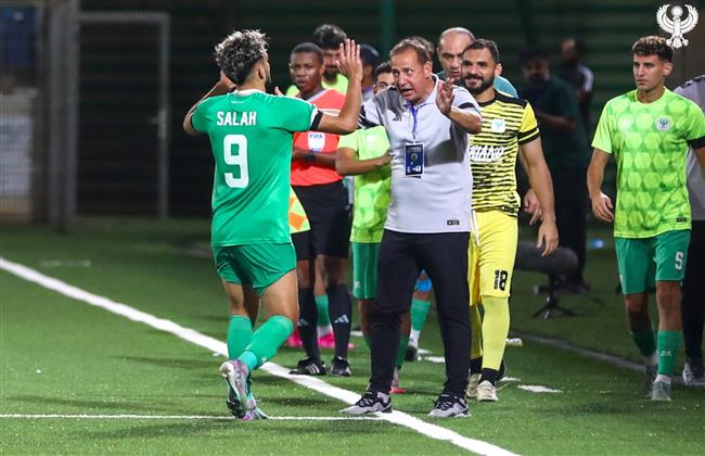 المصري يتقدم على الهلال الليبي بهدف صلاح محسن