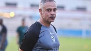 استعدادًا للسوبر الإفريقي.. الجهاز الفني للزمالك يتابع مباراة الأهلي وجورماهيا