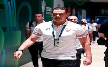 السوبر الأفريقي.. عبد الواحد السيد يهدي أديبايور قميص الزمالك