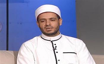 متصلة: والدي حرامي ومش بيصلي أعمل إيه؟.. وداعية يجيب