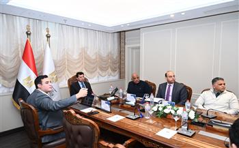 وزير الرياضة يبحث إنشاء تراك تعليمي للسيارات والدراجات الكهربائية بمراكز الشباب