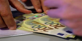 فاينانشيال تايمز: تحذيرات من تداعيات حرب تجارية عالمية على نمو منطقة اليورو