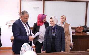 نائب رئيس جامعة الأزهر يتفقد لجان امتحانات عدد من كليات البنات