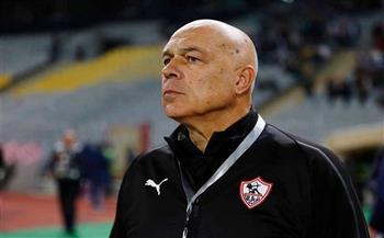 جروس يجتمع بلاعبي الزمالك قبل المران استعدادا لمواجهة بيراميدز بالدوري