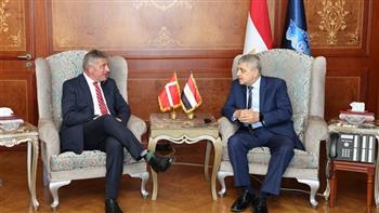 رئيس هيئة قناة السويس يبحث مع سفير الدنمارك سبل التعاون المستقبلي