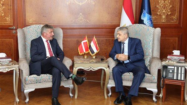 رئيس هيئة قناة السويس يبحث مع سفير الدنمارك سبل التعاون المستقبلي