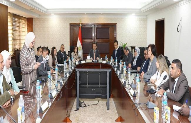 وزير الزراعة يشهد حفل تخرج 10 متدربين أفارقة حول بحوث وإرشاد الأرز