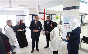 نائب وزير الصحة يتفقد مركز صحة أسرة غرب الجامعات ويوجه بصرف مكافأة للعاملين تقديرًا لأدائهم المتميز