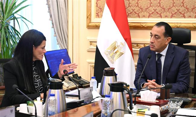 مدبولي يلتقي وزيرة التخطيط عقب إطلاق الإصدار الأول من السردية الوطنية