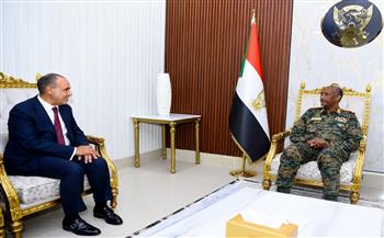 وزير الخارجية يلتقي الفريق أول ركن عبد الفتاح البرهان رئيس مجلس السيادة السوداني الانتقالي