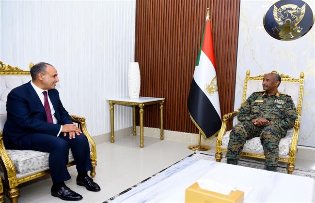 وزير الخارجية يلتقي الفريق أول ركن عبد الفتاح البرهان رئيس مجلس السيادة السوداني الانتقالي