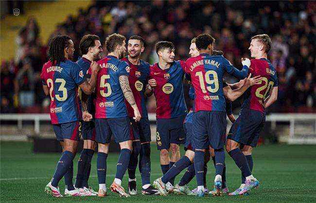 دوري أبطال أوروبا.. برشلونة يتسلح بالقوة الضاربة لمواجهة باريس سان جيرمان 