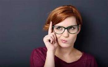 تصرفات تقوم بها النساء الأذكياء تزعج من حولهن دون قصد