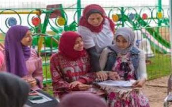 في يومها العالمي.. أستاذ اجتماع يوضح دور مبادرات تمكين الفتيات في تغيير العادات البالية| خاص