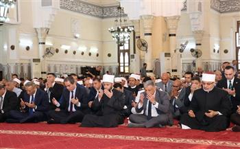 احتفالًا بالعيد القومي للمحافظة.. وزير الأوقاف والمفتي ورئيس الوطنية للإعلام يؤدون صلاة الجمعة بالإسماعيلية 