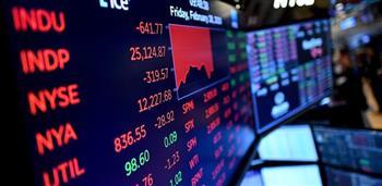 كيف تتأثر البورصات العالمية بالإغلاق الحكومي الأمريكي؟.. خبير يكشف التفاصيل
