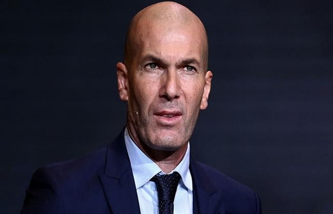 زين الدين زيدان: انتظر تدريب منتخب الديوك 
