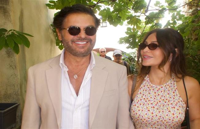 راغب علامة وعطلة رومانسية مع زوجته في باريس