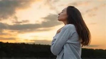 فن التخلي.. 5 أشياء يجب أن تتركيها لتعيشي بسلام داخلي