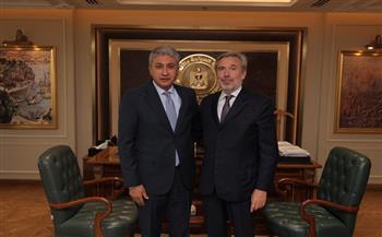 وزير السياحة يستقبل سفير إيطاليا بالقاهرة