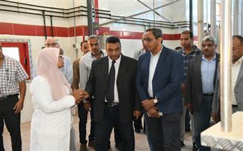 محافظ قنا يتفقد مشروع تطوير المجزر الآلي بنجع حمادي