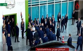 الرئيس السيسي ونظيره الأمريكي يصلان إلى مقر انعقاد "قمة شرم الشيخ للسلام" بشرم الشيخ 