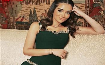 ملك أحمد زاهر في إطلالة رومانسية حالمة