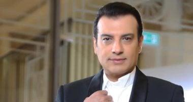 إيهاب توفيق يغنى فى ملاعب استراليا