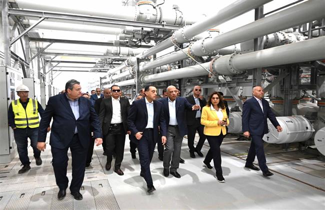 رئيس الوزراء يتابع ميدانيًا مراحل الاختبار والتشغيل التجريبي لمحطة الربط الكهربائي بمدينة بدر