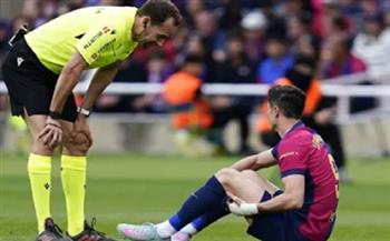 برشلونة يعلن إصابة مهاجمه روبرت ليفاندوفسكي