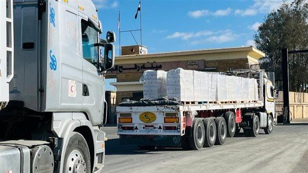 الهلال الأحمر: أكثر من 400 شاحنة بالقافلة الـ50 من «زاد العزة» تحمل مساعدات ووقود تدخل غزة