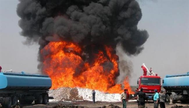 مصرع وإصابة 28 شخصا في حريق بناقلة نفط في إندونيسيا