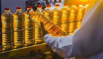 «القابضة» تعلن عن طرح زيت تمويني جديد بسعر 27 جنيهًا على بطاقة التموين