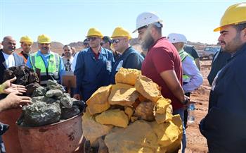 محافظ الجيزة يتفقد مناجم شركة الحديد والصلب بالواحات البحرية