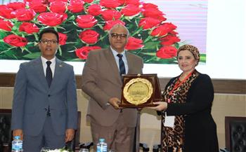 محافظ القليوبية ورئيس جامعة بنها يفتتحان فعاليات المؤتمر السنوي الرابع للدراسات العليا للعلوم الإنسانية 