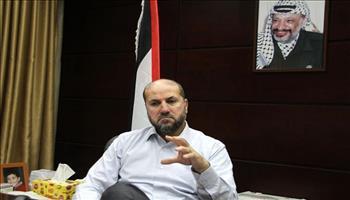 مستشار الرئيس الفلسطيني يدعو إلى وجود سلاح شرعي وقوى أمنية لإنفاذ القانون وحماية السلم الأهلي