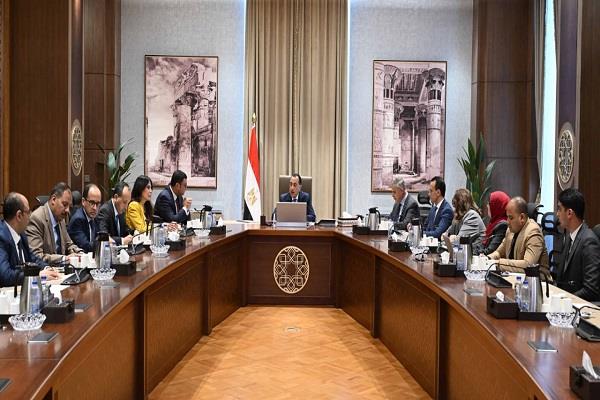 رئيس الوزراء يتابع موقف أعمال تطوير التجمع العمراني الجديد بجزيرة الوراق